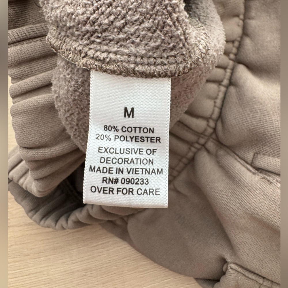 Fear of God Essentials Sweat Shorts - Picture 9 of 11